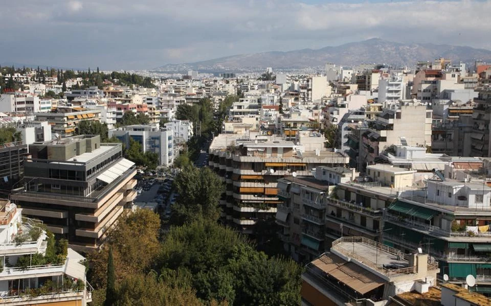 Το ένα χτύπημα μετά το άλλο για τους ιδιοκτήτες ακινήτων – Φόροι και πλειστηριασμοί στο προσκήνιο
